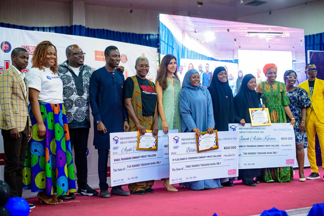 Global Teacher Prize finalist, Opeifa, supports educators on community projects